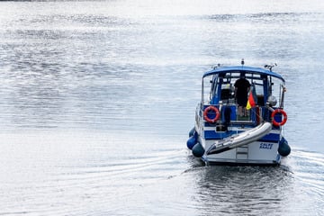 Drama auf dem Schwielochsee: 9-Jährige nach Bootsunfall schwer verletzt!