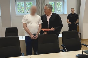Versuchter Mord mit Fleischerbeil: 52-Jährigen störten Geräusche im Waschraum