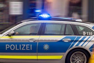 Unfall bei München: Auto und Fahrrad kollidieren - 19-Jährige schwer verletzt