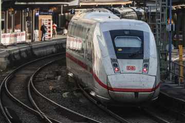 Nach tagelangem Stillstand: Ab Samstag rollen wieder Züge durch Wuppertal