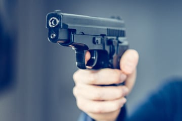 Mit Pistole unterwegs? Polizei stoppt 15-Jährigen in Saalfeld