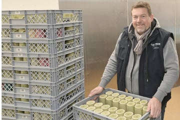 Dresden: Für Striezelmarkt-Genuss: So viele Tassen schafft Dresdens größte Spülmaschine!