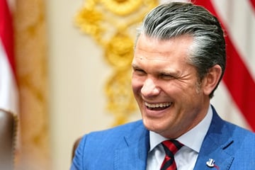 Hegseth doubles down on fat shaming in macho new workout video