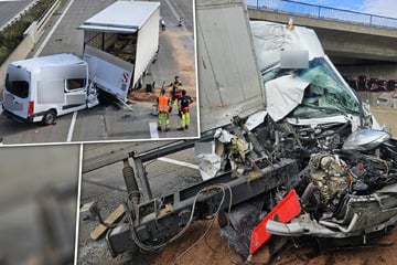 Unfall A14: Transporter kracht in Laster: Ein Schwerverletzter bei Unfall, A14 weiterhin gesperrt