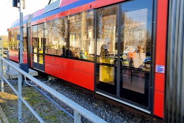 Chemnitz: Zug nach Chemnitz gestoppt! Mehrere Suff-Prügeleien in Citybahn
