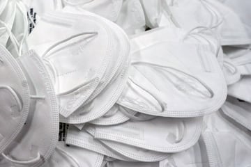 Luxusleben führte ihn auf die falsche Bahn: Mann muss wegen Masken-Deal hinter Gitter