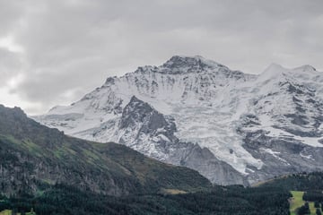 19-jährige Deutsche stürzt beim Wandern in den Schweizer Bergen in den Tod!