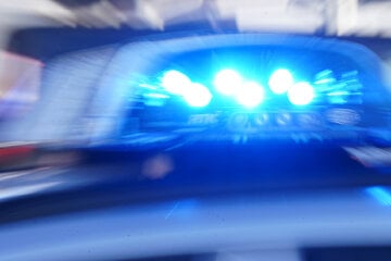 Hakenkreuze auf Spielplatz in Oschersleben: Polizei sucht Zeugen