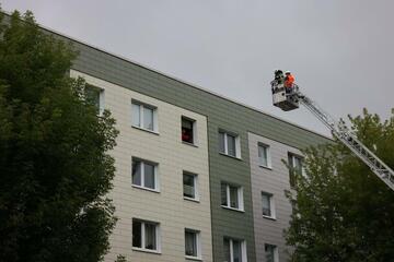 Leipzig: Stahlträger gebrochen: Mieter in Grünau wegen möglicher Einsturzgefahr evakuiert