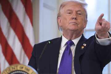 Trump again hints at use of force in Greenland: "If we don't do it the easy way, we're going to do it the hard way"