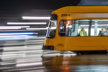 Dresden: Sexuelle Belästigung: Betrunkener befummelt Frauen in Bahn