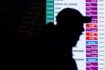 Unglück: Schnellzüge entgleist, mindestens sieben Tote und rund 100 Verletzte