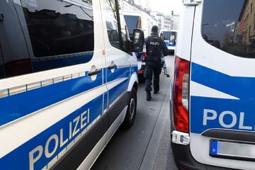 Rechts-Rock und Nazi-Gegenstände: Polizei mit heftigem Fund in Sachsen!