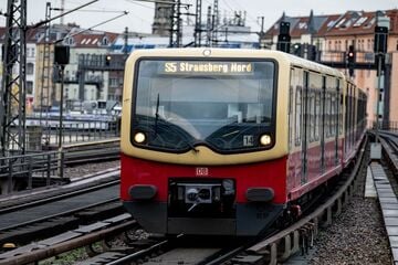Berlin: Am Hitze-Wochenende: S-Bahn-Verkehr auf wichtiger Strecke unterbrochen