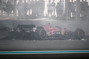 Schwerer Crash im F1-Training: Schon wieder Unterbrechung wegen Carlos Sainz!