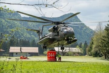 Waldbrand am Saurüsselkopf: Inferno eingedämmt, 300 Einsatzkräfte kämpfen weiter