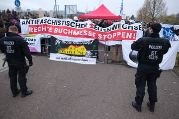 Rechte Buchmesse "SeitenWechsel": Hunderte bei Protesten in Halle