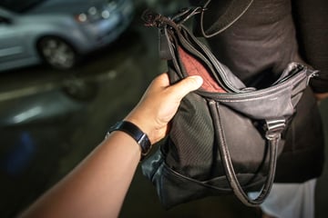 Räuber hat es auf Handtasche abgesehen - die Rechnung dabei aber ohne sein Opfer gemacht
