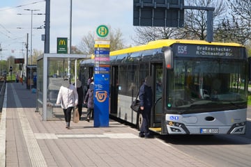 Leipzig: Busfahrer wird mit Beil bedroht: Kollegen überwältigen Täter