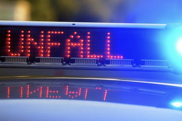 Nachts zu Fuß auf der Bundesstraße: Mann von Auto erfasst