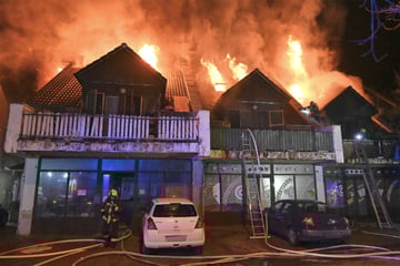 Feuerinferno zerstört Familienhaus und tötet mehrere Menschen