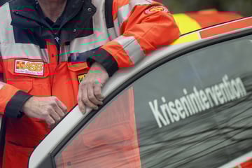 Tödlicher Betriebsunfall: Mann wird zwischen Waggons eingeklemmt