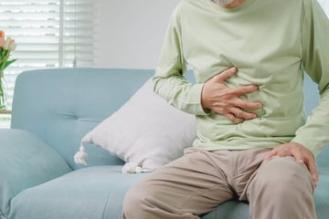 Mann hat "komisches" Gefühl im Bauch: Als er die Wahrheit erfährt, fällt er aus allen Wolken