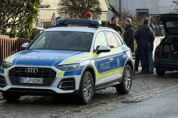 Raub in Wohnhaus: Polizei jagt Täter mit Drohne und Streifenkräften