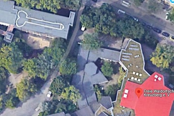 Berlin: Huch! 20-Meter-Penis auf Dach von Berliner Waldorfschule entdeckt