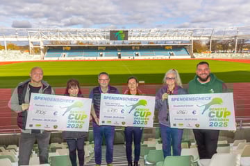 Dresden: "Benefiz Cup Dresden": Spendenscheck übergeben