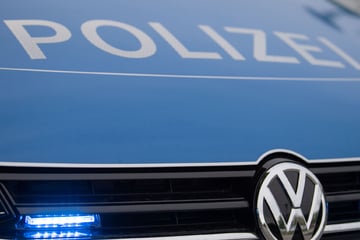 Köln: Dreister als die Polizei erlaubt: Räuber fahren mit Transporter mitten in Schaufenster