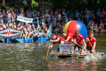 Dresden: Badewannenrennen: Verrückte Regatta im Waldbad!