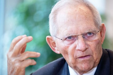 Schäuble knallhart: "Nicht verreisen, zwei Pullover anziehen, Strom kann mal ausfallen"