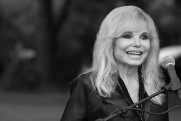 Sie spielte neben Arnold Schwarzenegger: Schauspielerin Loni Anderson (†79) gestorben