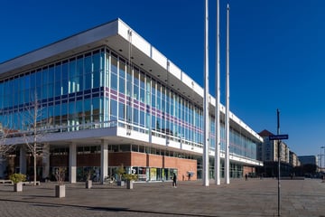 Dresden: Zwei-Meter-Penis und Riesen-Gebärmutter im Kulturpalast