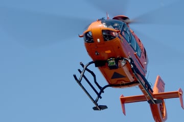 Unfall A21: Autofahrer bei Unfall mit Lkw schwer verletzt: A21 voll gesperrt