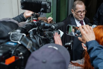 Rep. Jerry Nadler's aide handcuffed while observing agents brutally detaining migrants