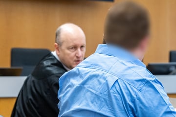 Eigene Oma angezündet: 33-Jähriger für abscheuliche Tat wegen Totschlags verurteilt