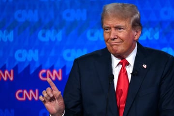 Trump intervenes in bidding war over Warner Bros. with demand for change at CNN