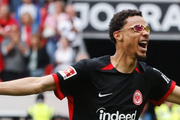 Transfermarkt im Liveticker: Ekitike verlässt Eintracht Frankfurt für Mega-Summe