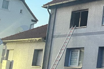 Zigarette steckt Mehrfamilienhaus in Brand: Feuer sorgt im Bördekreis für hohen Schaden