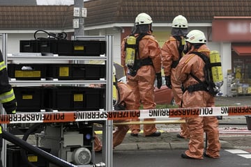 Gefahrgut-Anhänger umgekippt: Fahrer (18) verätzt sich das Gesicht