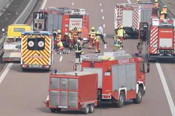 Unfall A9: Medizinischer Notfall: Abschlepp-Fahrer stirbt nach Unfall mitten auf A9