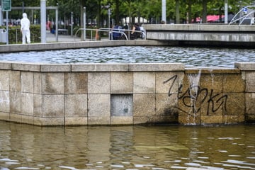 Chemnitz: Chemnitz: Unklare Kosten für marodes Wasserspiel im Stadthallen-Brunnen