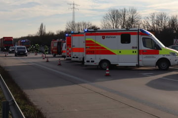 Unfall A6: Wegen Stau auf der A6: Baby kommt im Rettungswagen zur Welt