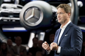 Gewinn bei Mercedes 2025 um knapp die Hälfte eingebrochen