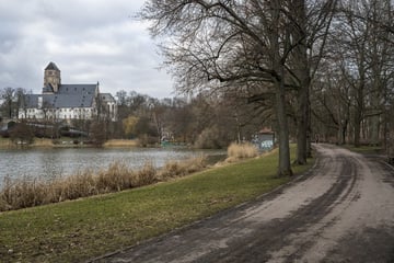 Chemnitz: Messer-Raub in Chemnitz: Gruppe zieht Jugendlichem (15) Luxus-Jacke ab
