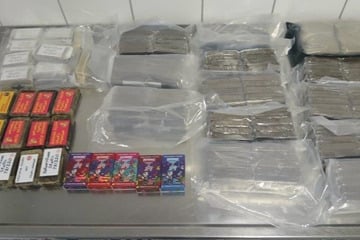 Autobahnpolizei findet über 16 Kilogramm Haschisch im Kofferraum