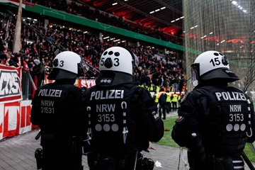 Vor Rheinderby in Leverkusen: Polizei schickt Hunderte Kräfte zur BayArena