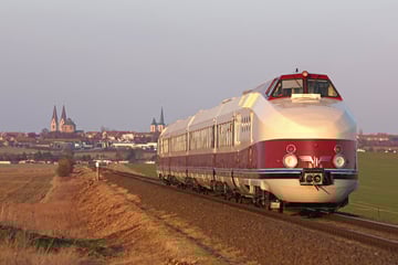 Seltener DDR-Zug nach Restauration auf Probefahrt